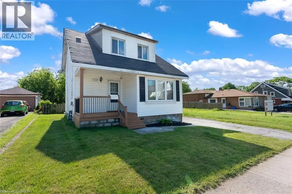 5932 Carlton Avenue, Niagara Falls